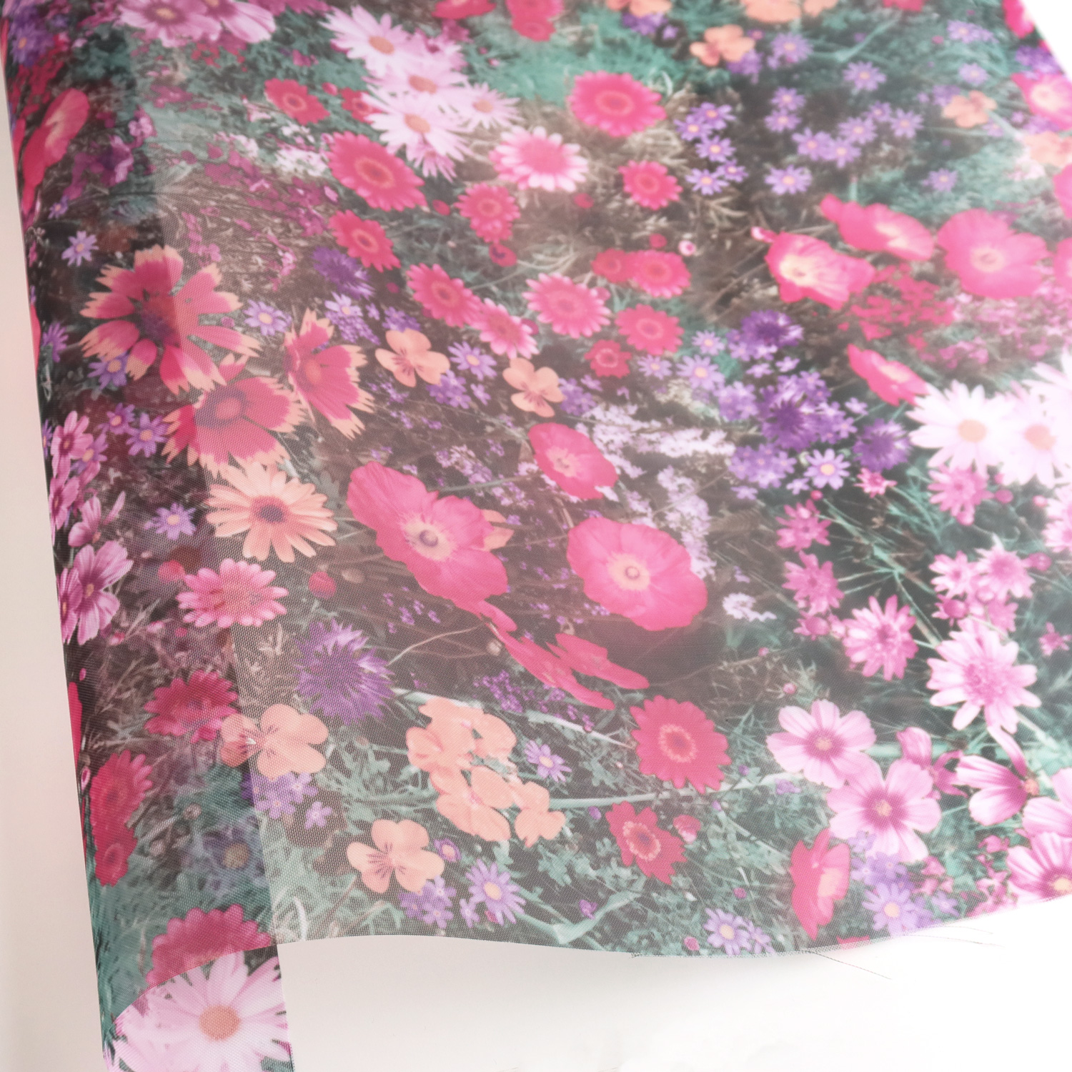 【後継品】94727-1012 転写チュール ピンクの花々 巾約68cm 1m単位 (m)