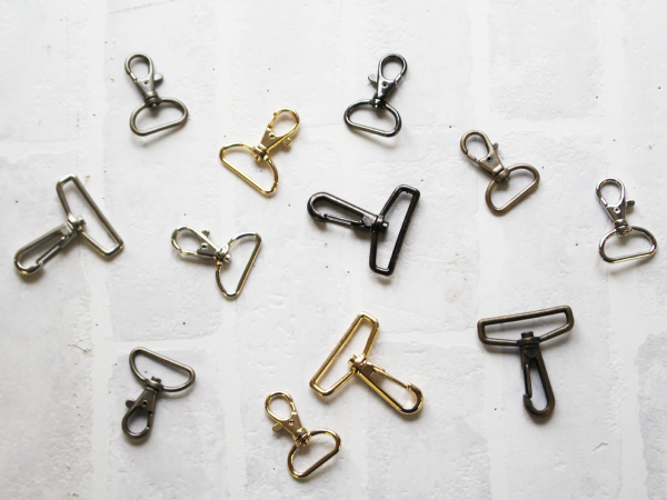 バック用金具・カン類 - 日本紐釦貿易｜大阪の手芸用品・服飾材料の卸売・仕入れ専門店