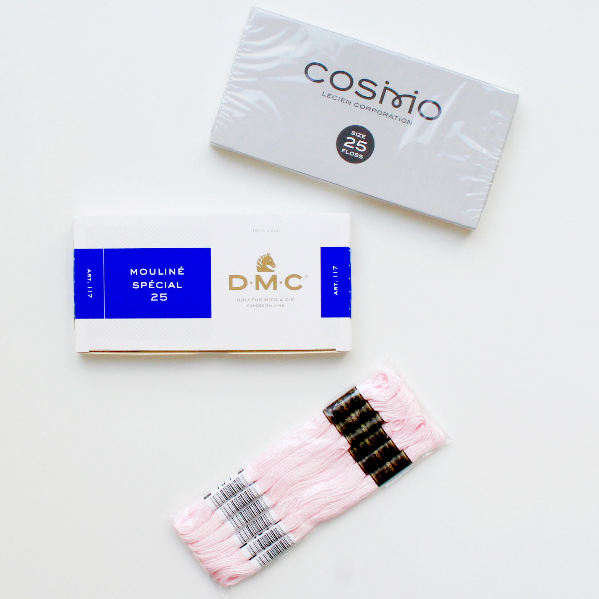 DMCとCOSMOの刺しゅう糸/刺しゅう箱