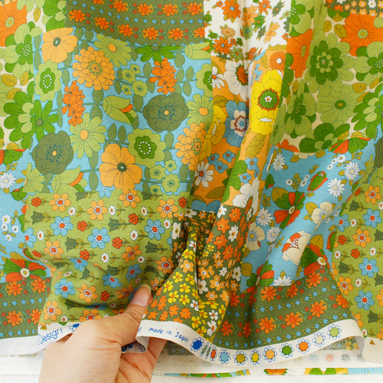 CHU052-1 70’s フラワーパッチワーク 巾約108cm