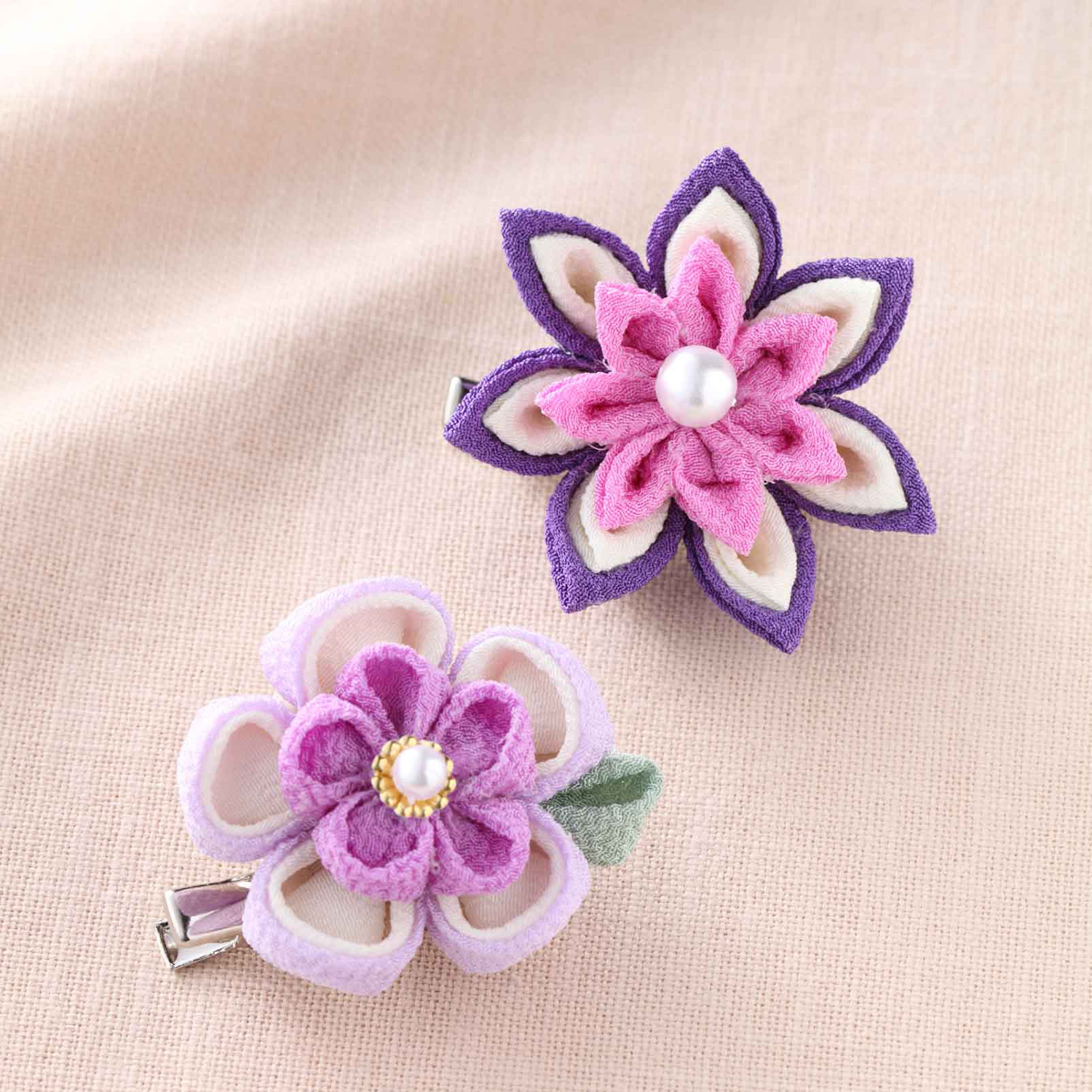 【お取り寄せ・返品不可】LH379 つまみ細工 お花のブローチ 紫 (個)