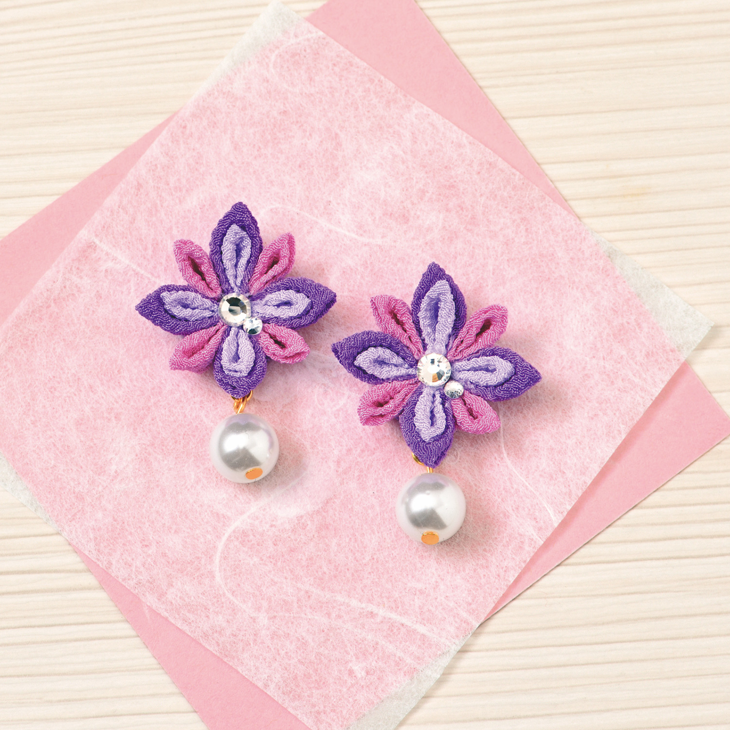 【お取り寄せ・返品不可】PAN-LH419 つまみ細工 彩花イヤリング キット (個)