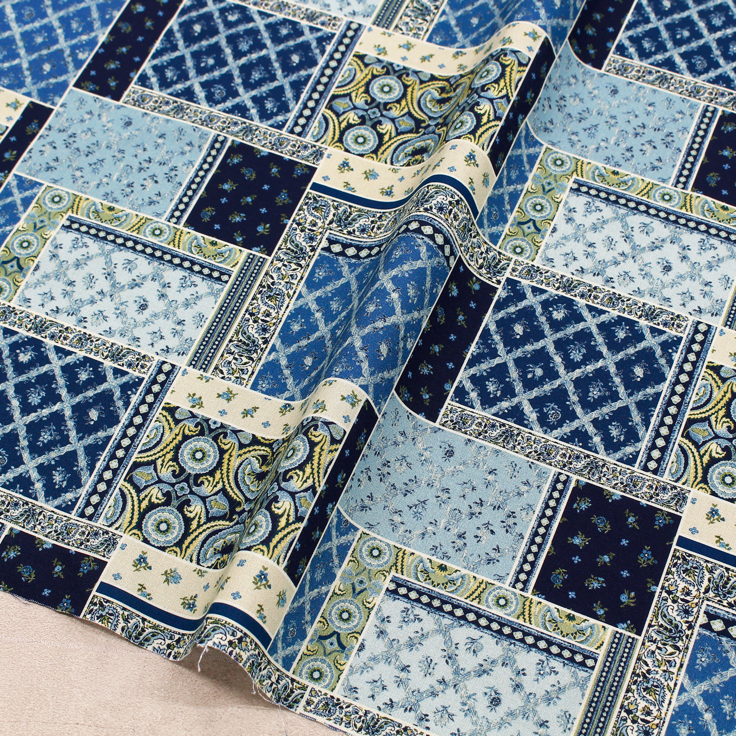 MICH11986-N Michael Miller マイケルミラー USAプリント ブルーパッチワーク 巾約110cm 1m単位 (m)