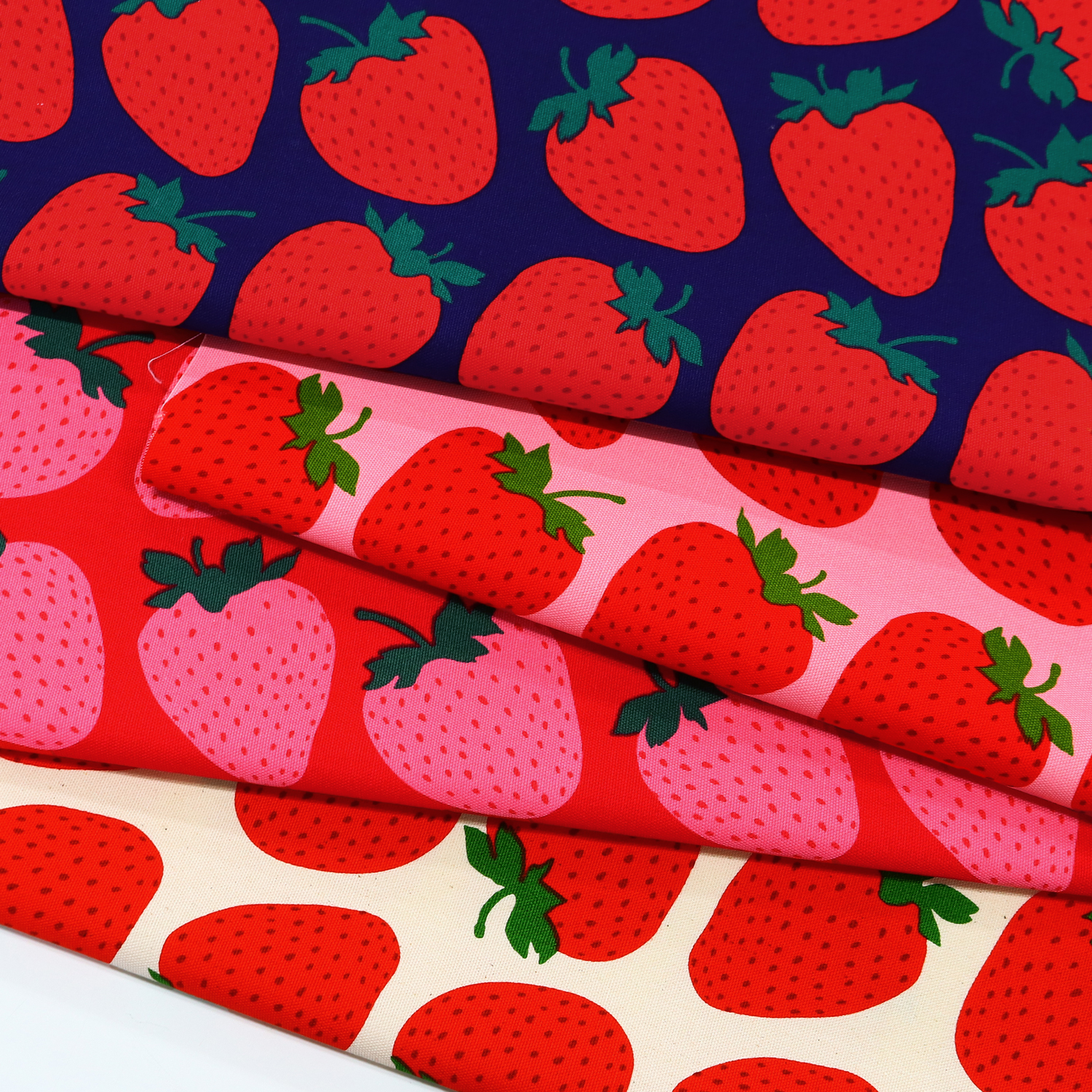 B850592 オックスプリント生地 いちご 巾約108cm 1m単位 (m)