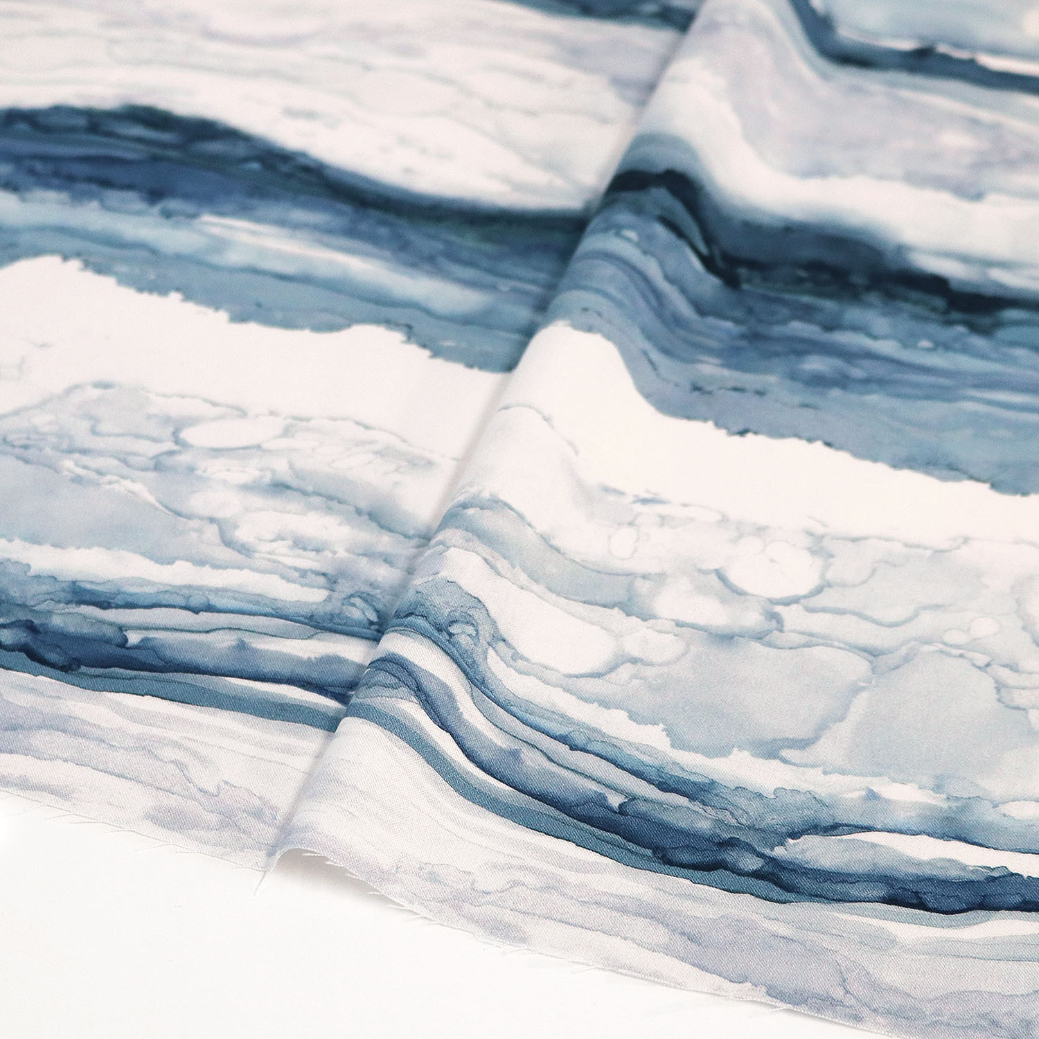 【0119新柄】FSP-900 WH地 青 水彩グラデーション縞模様 FreeSpirit フリースピリット USAプリント m単位 (m)