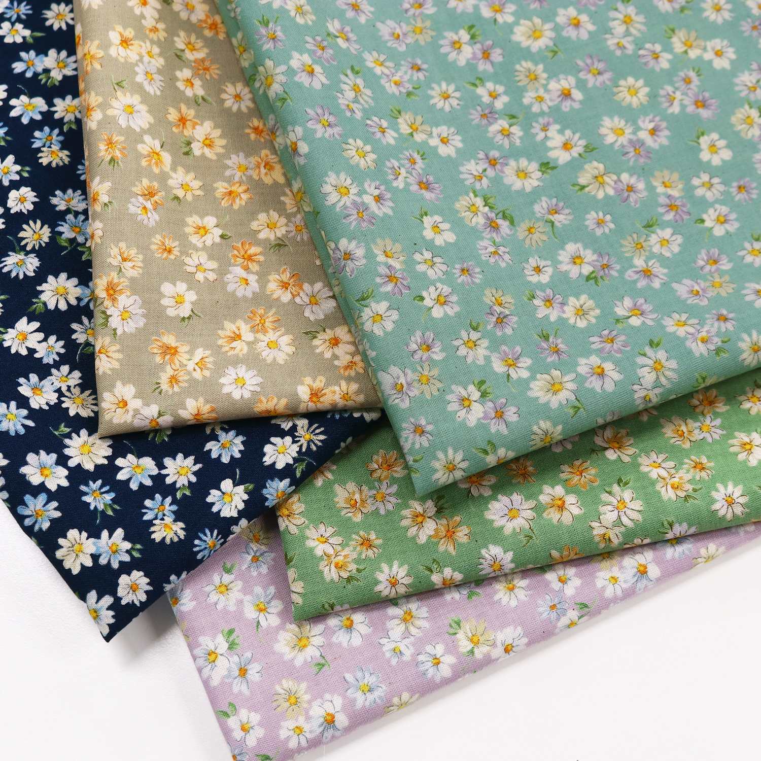 B83070 Nostalgia Collection マルガリータ スケアプリント生地 巾約110cm 1m単位 (m)