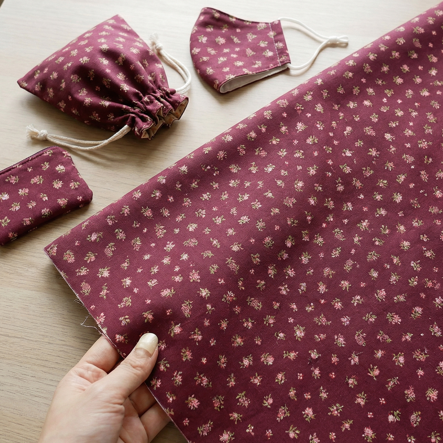 MICH11994-S ボルドー地 ピンク小花柄 Michael Miller マイケルミラー USAプリント 巾約110cm 1m単位 (m)