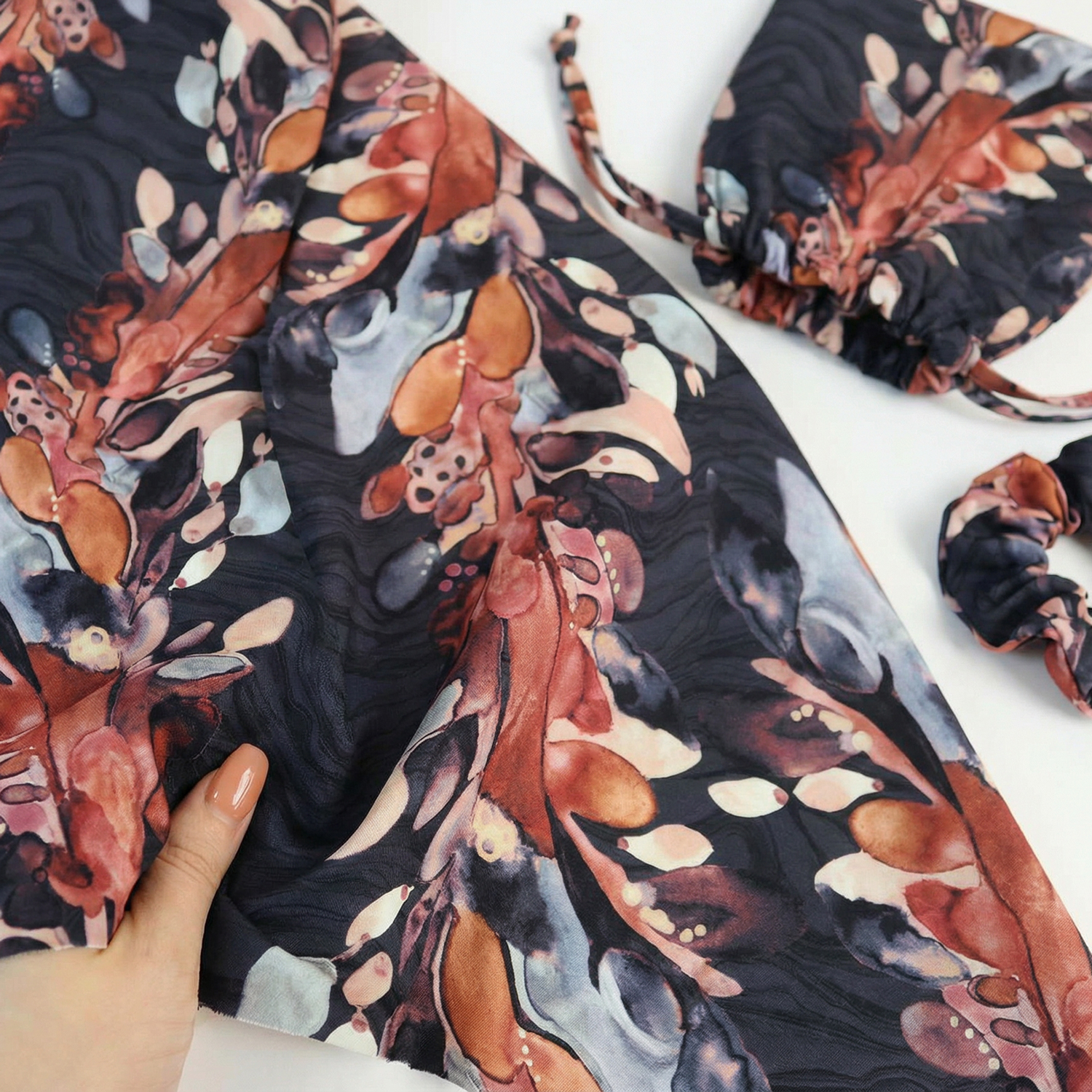 【15%OFF】【0119新柄】FSP-901 ネイビー地 水彩 オレンジ抽象花柄 FreeSpirit フリースピリット USAプリント m単位 (m)