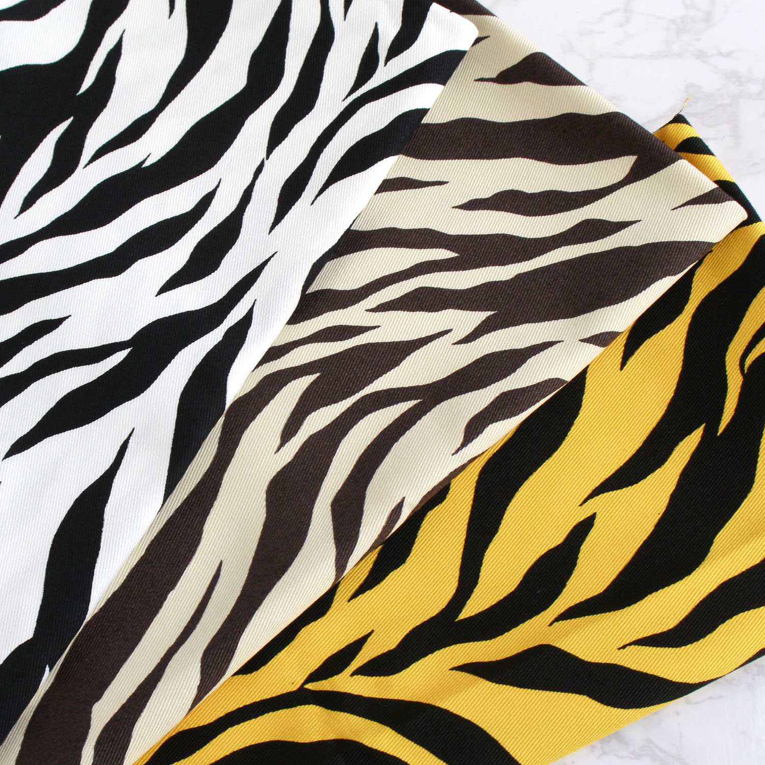 IBK6690-5 Zebra pattern Twill Fabric Width approx.112cm 1m/unit (m)