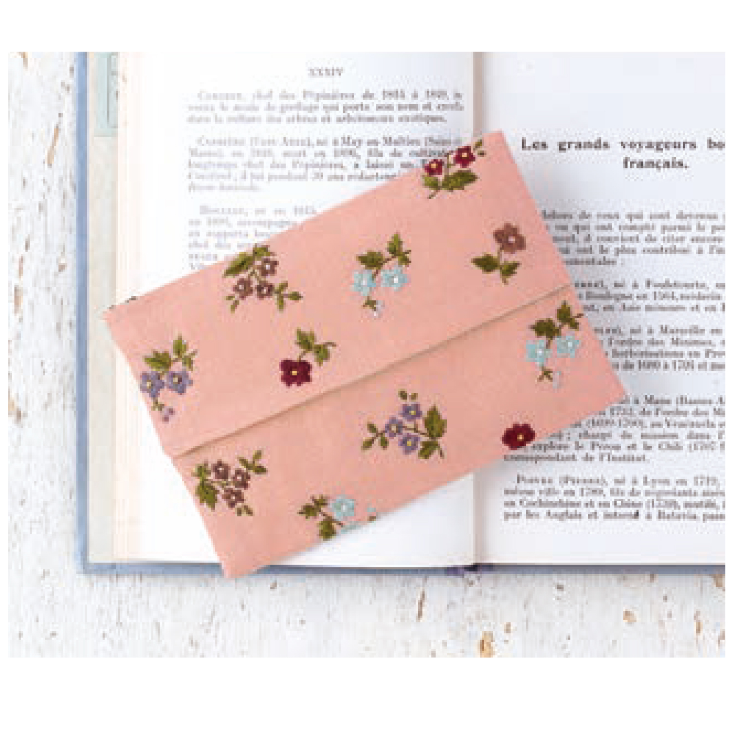 【刺繍受注会】【お取り寄せ・返品不可】CSK844 ボタニカル 小さな花のティッシュケース キット(袋)