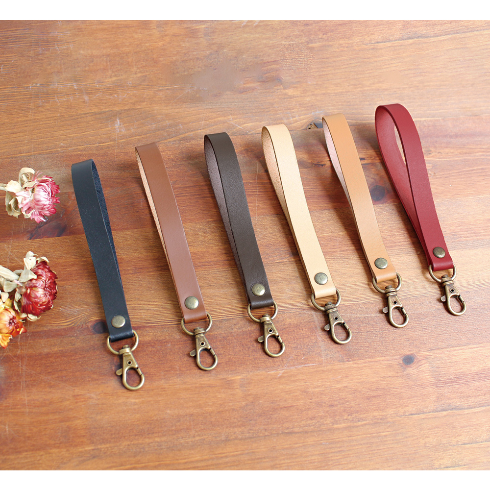 MAW28 Synthetic leather clutch bag handle 15mm wide x 19cm (pcs)