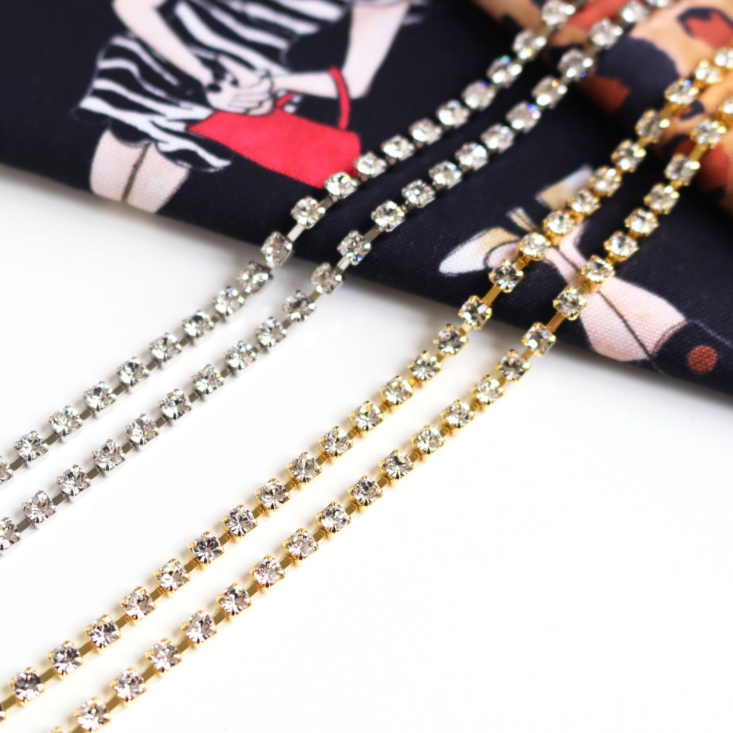 A9-5・6　Rhinestone Chain, crystal, #110 (m)