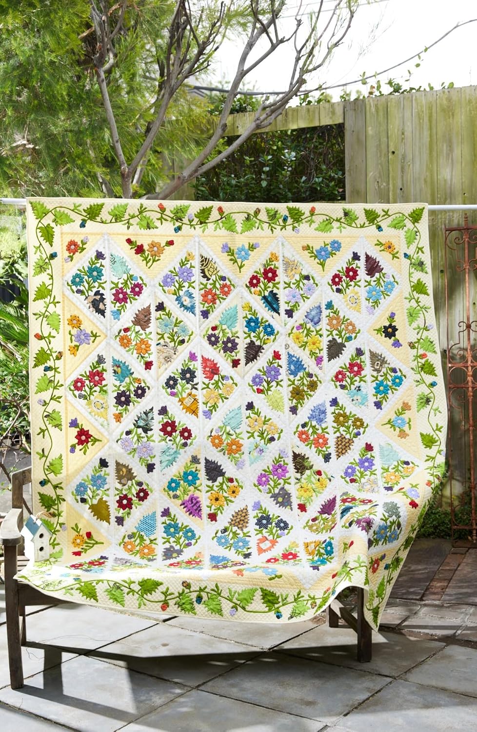 NV13231 Quilt Japan, Spring April 2025 vol.201(book NV13231 Quilt Japan, Spring April 2025 vol.201(book