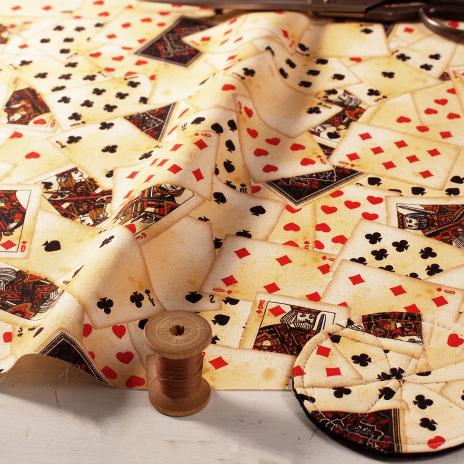 ROB23357-200 Antique playing card pattern ROBERTKAUFMAN USA print Width approx. 110cm 1m unit (m)