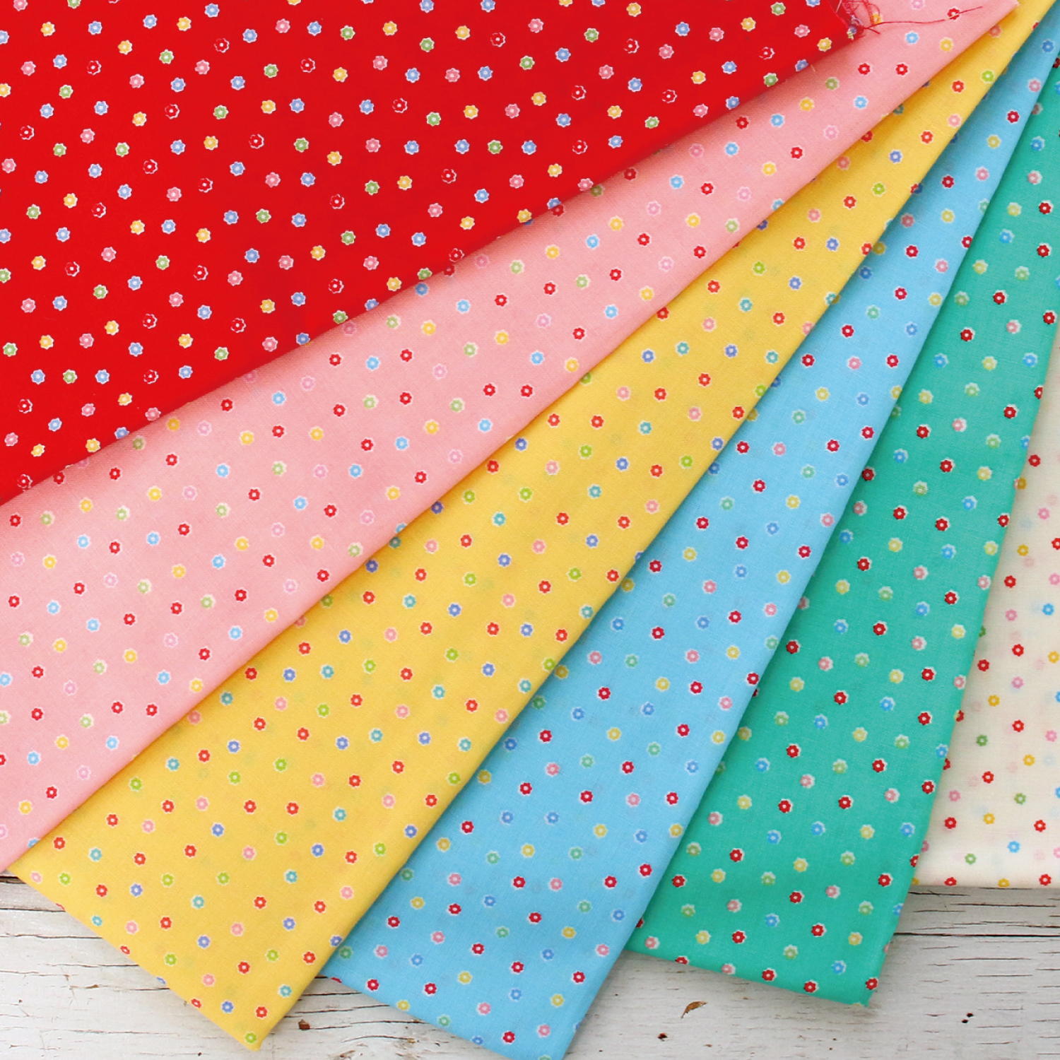 HM10724 Happy message 30’S width approx,110cm 1m/unit (m)