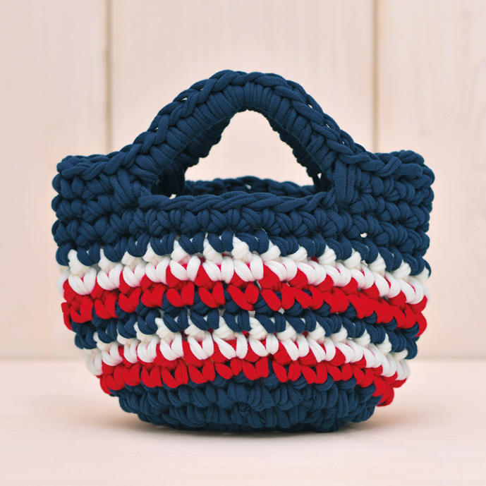 YW-47 タカギ繊維 ニット布で編むミニバッグ ネイビー 編み物キット (袋)