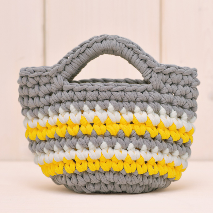 YW-48 タカギ繊維 ニット布で編むミニバッグ グレー 編み物キット (袋)