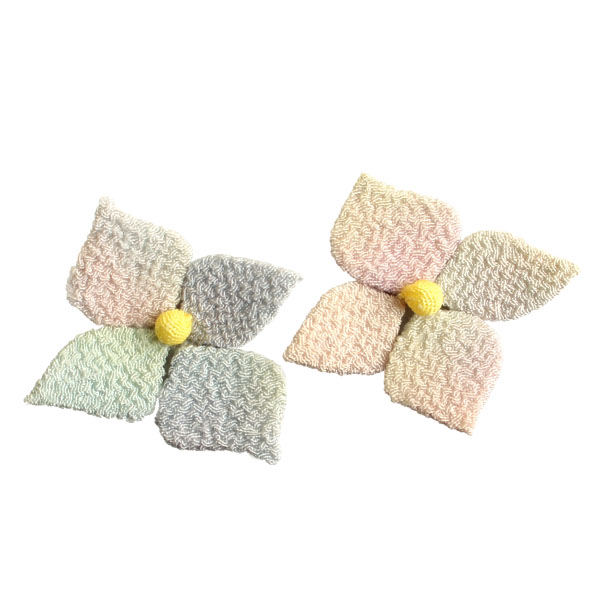 【在庫無くなり次第終了】S40-50 ちりめんパーツ 押絵 あじさい 33×30mm 虹色 2個入 (袋)