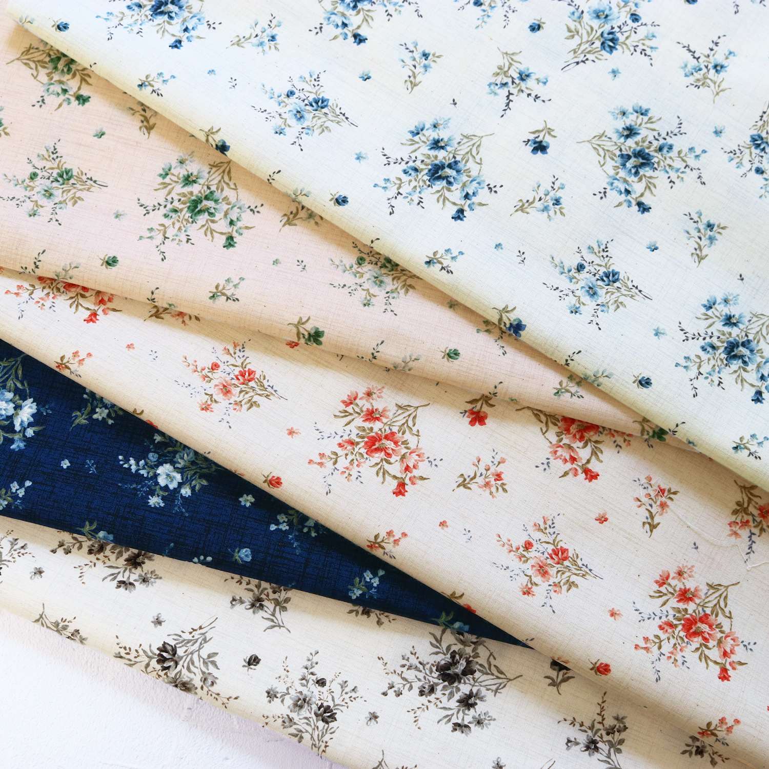■B850524R-1 Antique Day -Vintage Garden- Broad/unbleached cotton  approx. Width 112cm × 12m/roll (roll)