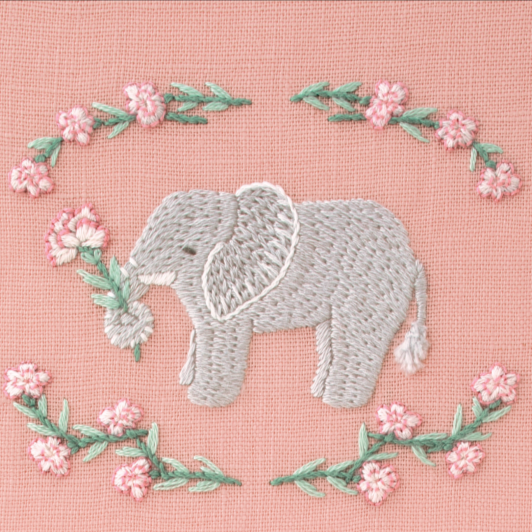DMC-JPT117 DMC Chicchi 「動物と季節の植物が彩る12か月」刺繍キット 小さなゾウさん (個)
