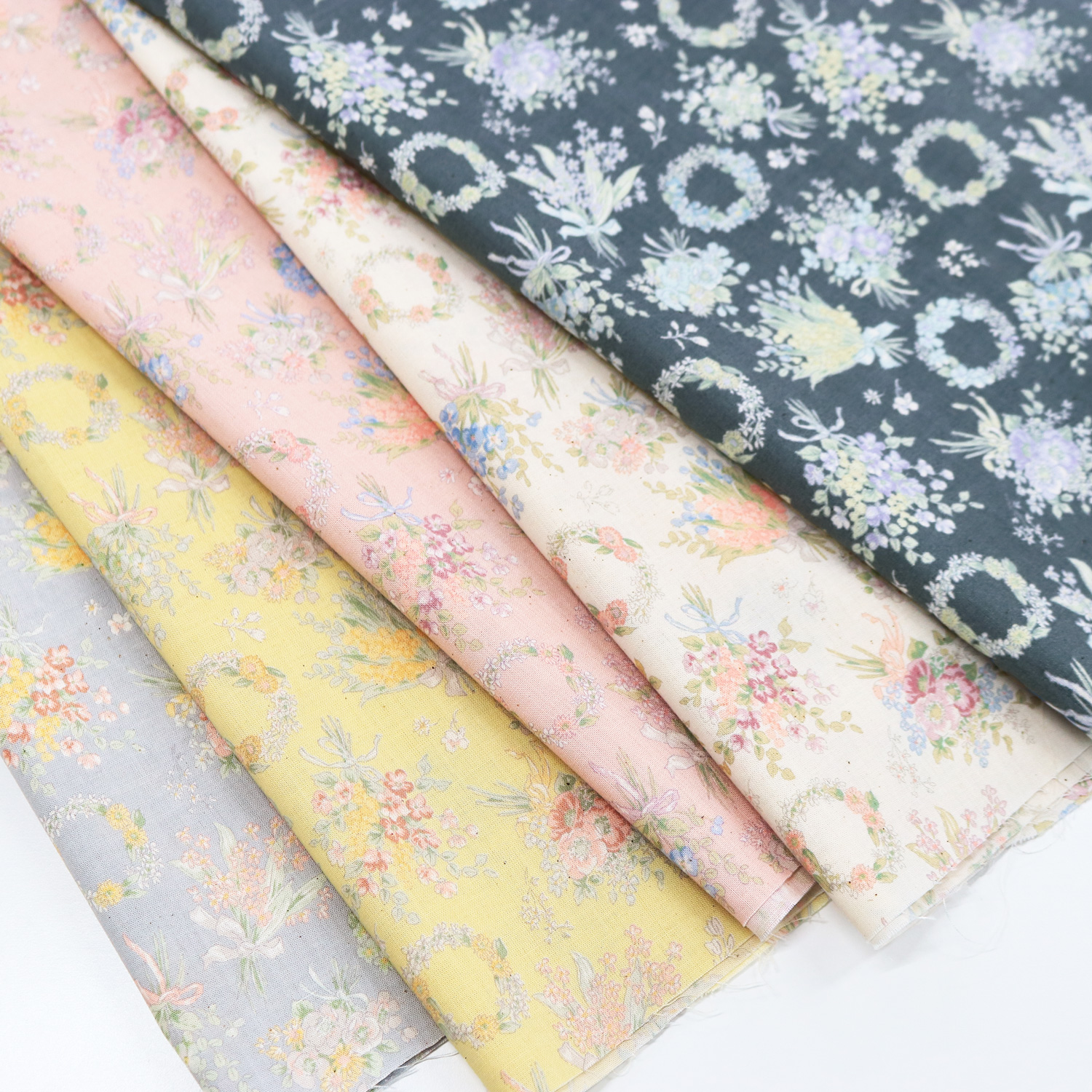 ■B850624R-1 Flower Collection スケアー生地 [未晒コットン] 「アンティークブーケ」原反約12m巻 (巻)