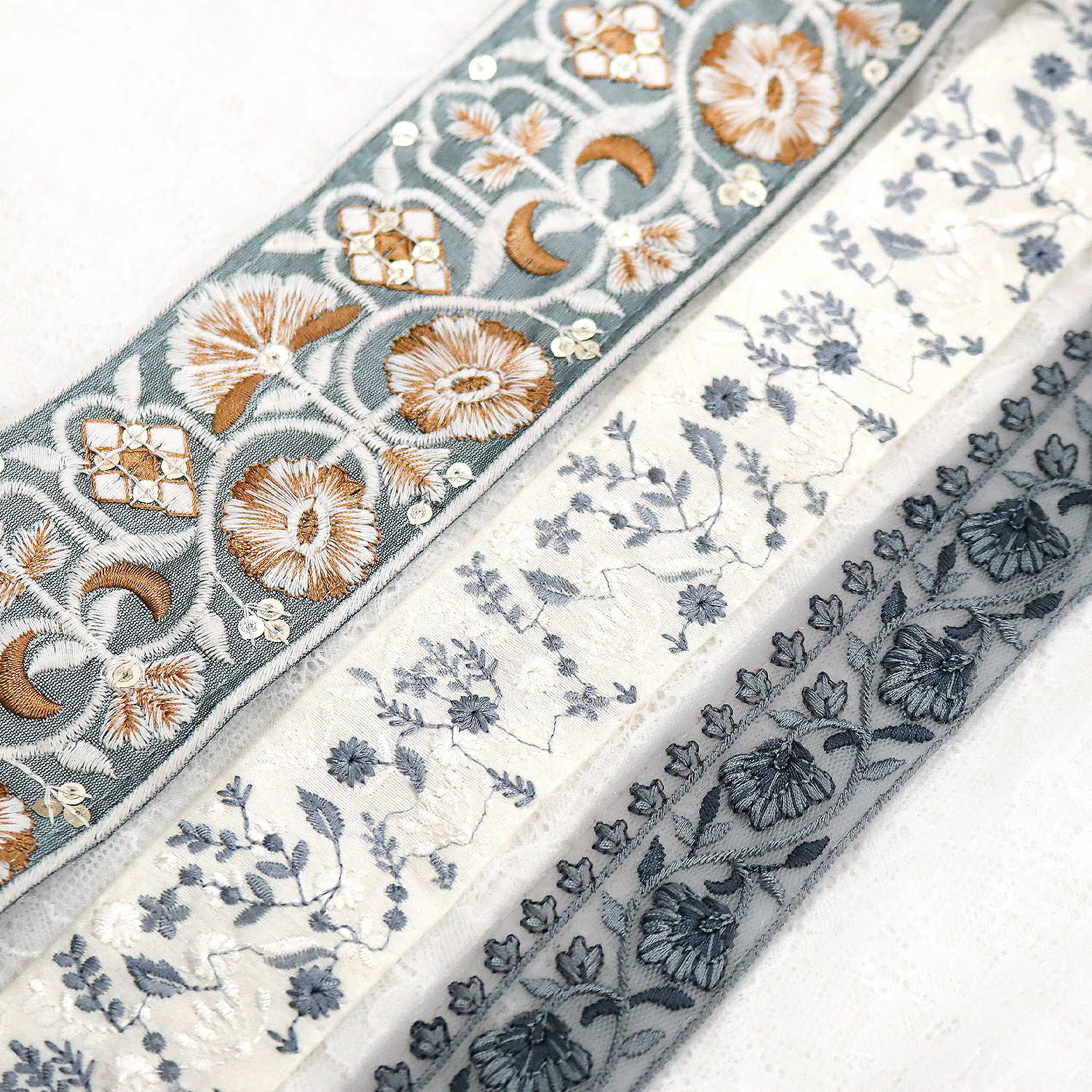 KF-RMIX-109 インド刺繍リボン ブルーアソート 約30cm×3本 (袋)
