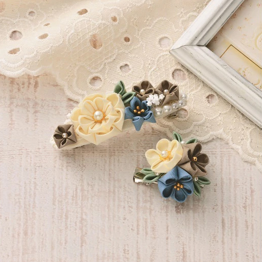 PAN-LH448 Everyday Tsumami Craft Barrette and Brooch Ivory Kit (Bag)