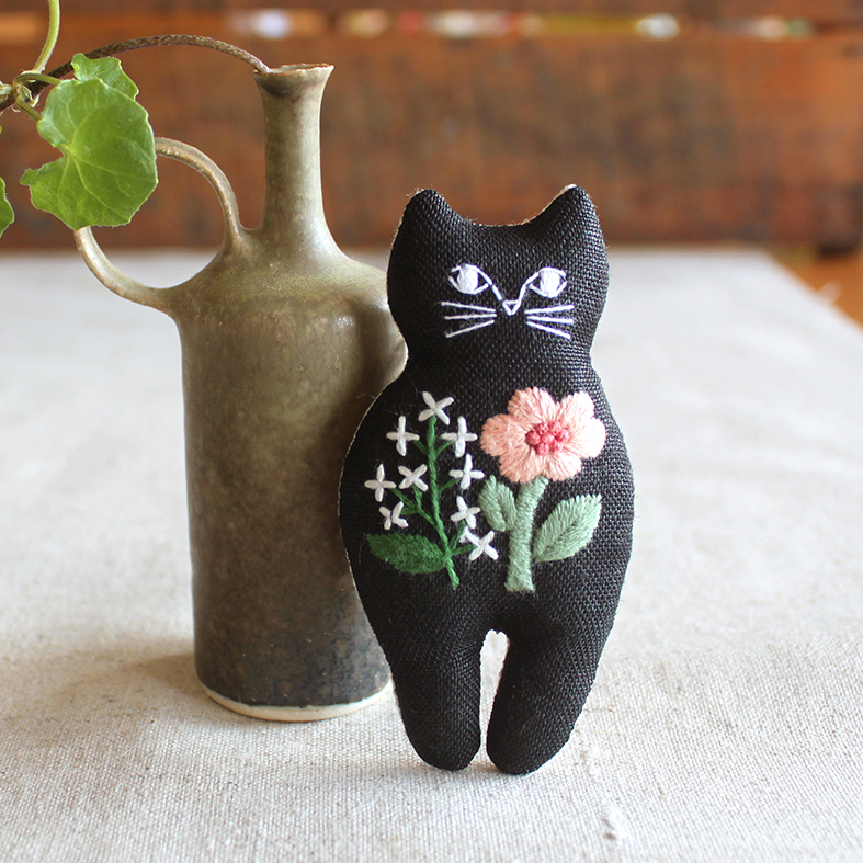 PHC-124-4 刺しゅうキット 「nekogao ブローチキット」-花束- (個)