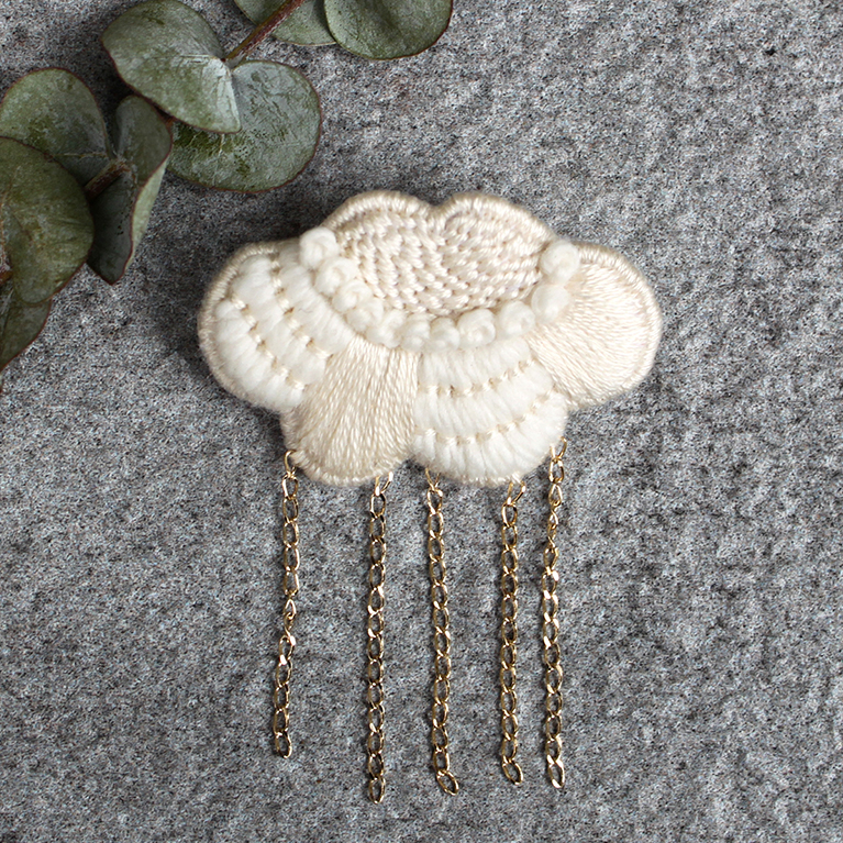 PHC-132-1 kiitos works cloud brooch drizzle <rainshwers> embroidery kit (bag)