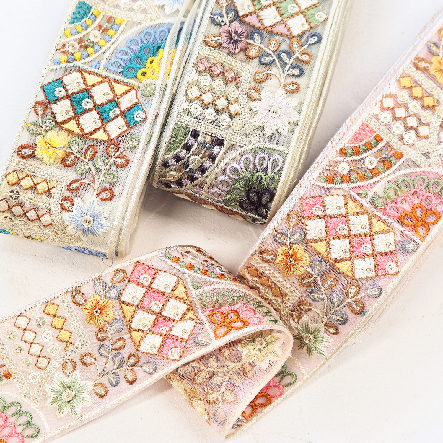 KF-R251 Indian embroidery ribbon width approx. 6cm x approx. 9m (roll)