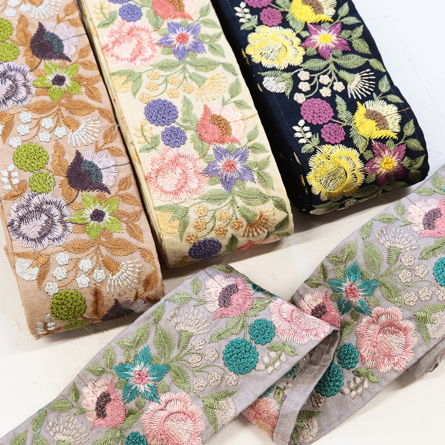 【2608新柄】KGKF-R71456 インド刺繍リボン 巾約7.6cm×原反約9m (巻)