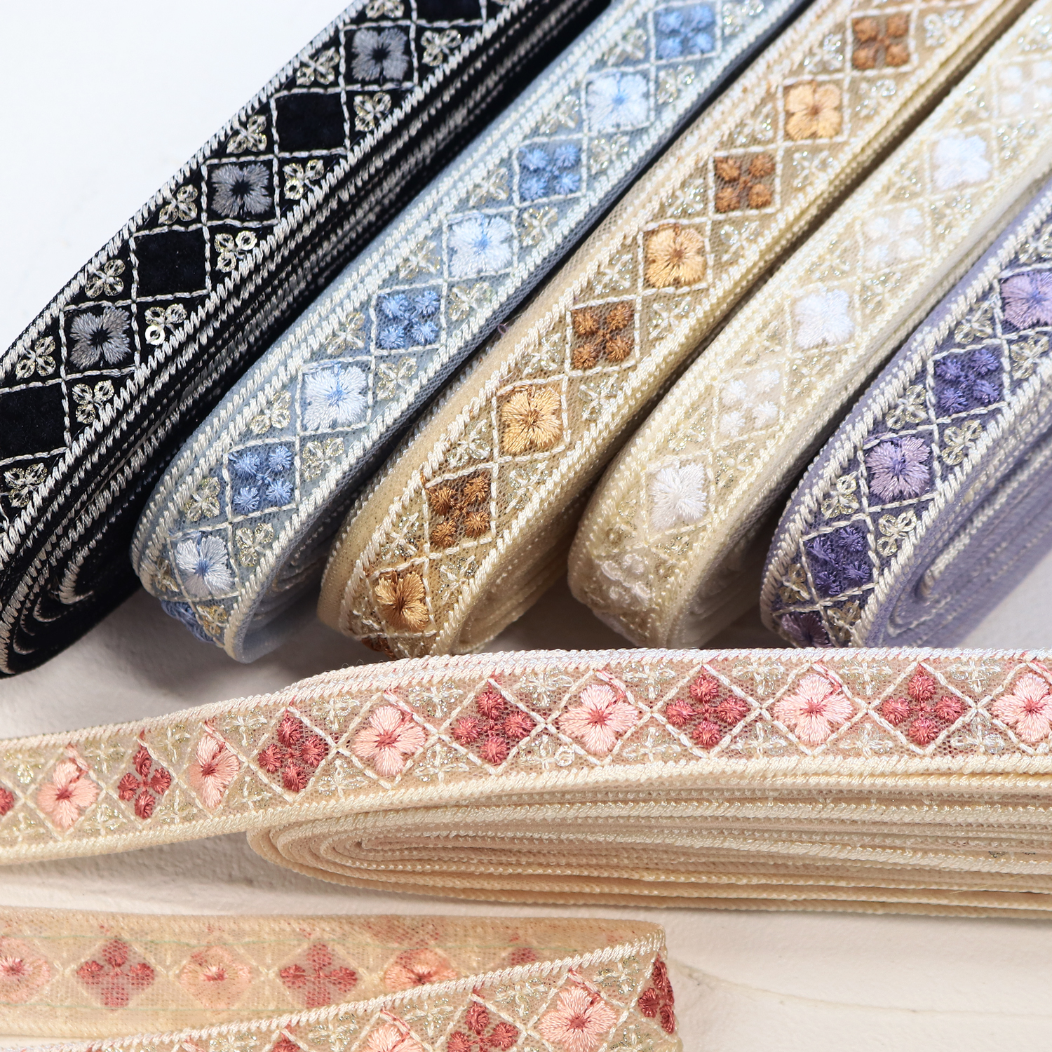 【2608新柄】KGKF-R71162 インド刺繍リボン 巾約2cm×原反約9m (巻)