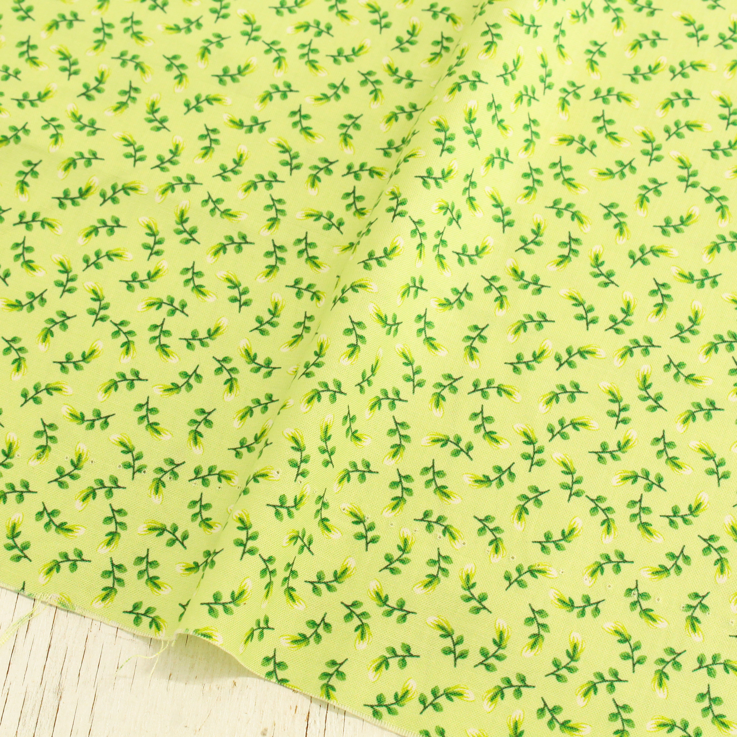 [0910 New Pattern] FSP-737 Green Leaves White Bud Free Sprit USA Print 1m/unit (m)