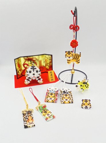 お取り寄せ 返品不可 Pb215 ホビックス ビーズステッチキット 干支お守り 寅 3袋セット セット 手芸材料の卸売りサイトchuko Online