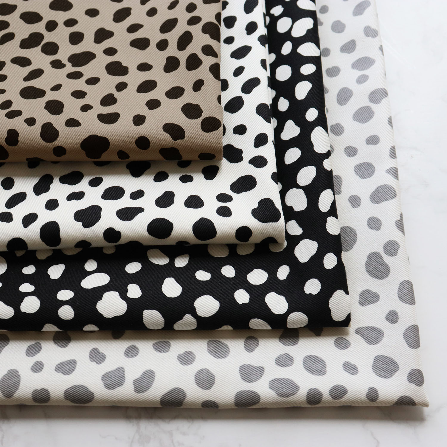 ■IBK7070R-10 Twill fabric Dalmatian pattern Raw material approx. 12m (roll)