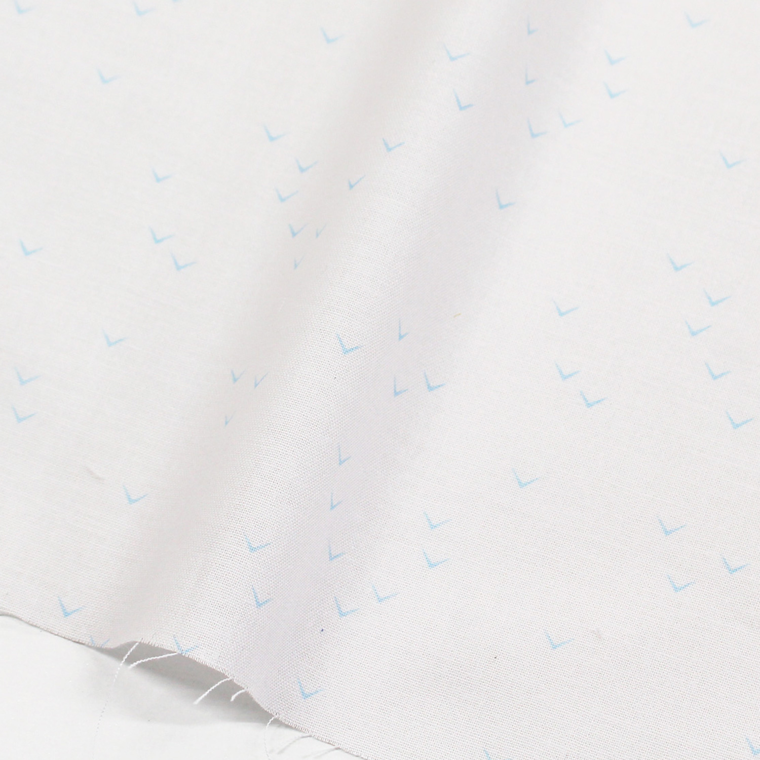 [Limited Quantity] STUDIO-7 Free Sprit Free Spirit White Background Light Blue V Pattern For Patchwork USA Print Sheeting 1m/unit (m)