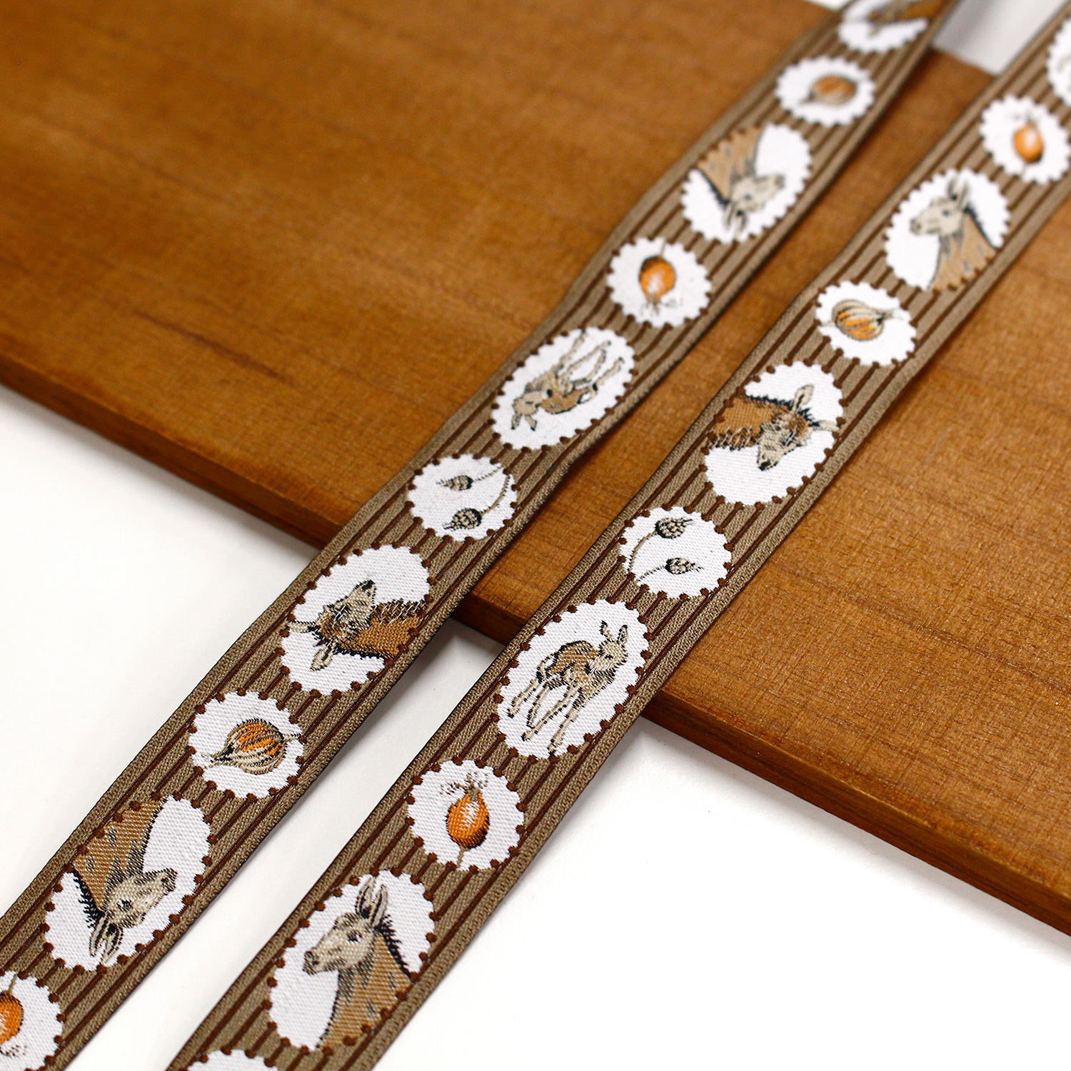 ACUR35347 acufactum Jacquard Ribbon, Width approx. 15mm, 1m/unit (m)