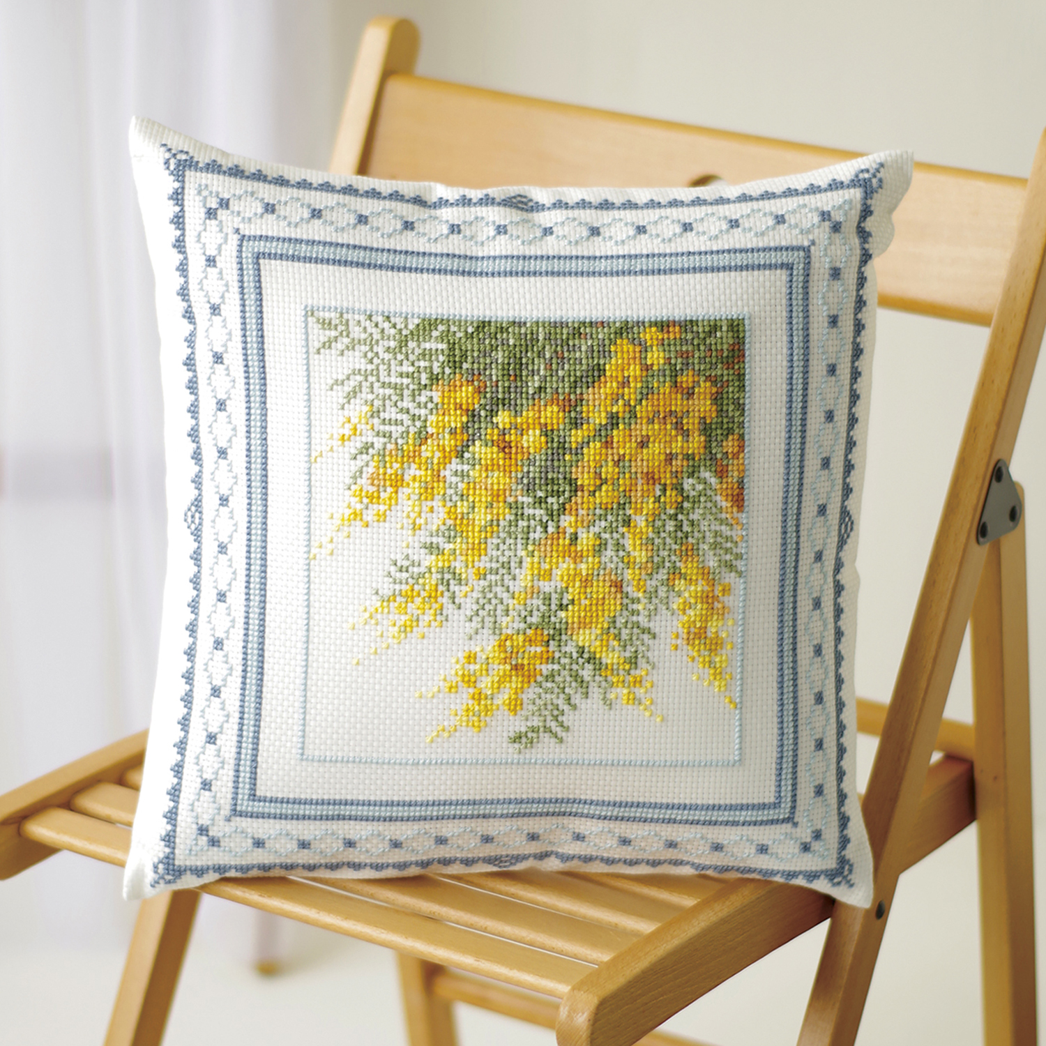 【刺繍受注会】【お取り寄せ・返品不可】OLY-K6066 オノエ・メグミ[Mimosa Collection] 満開のミモザ 刺しゅうキット (袋)