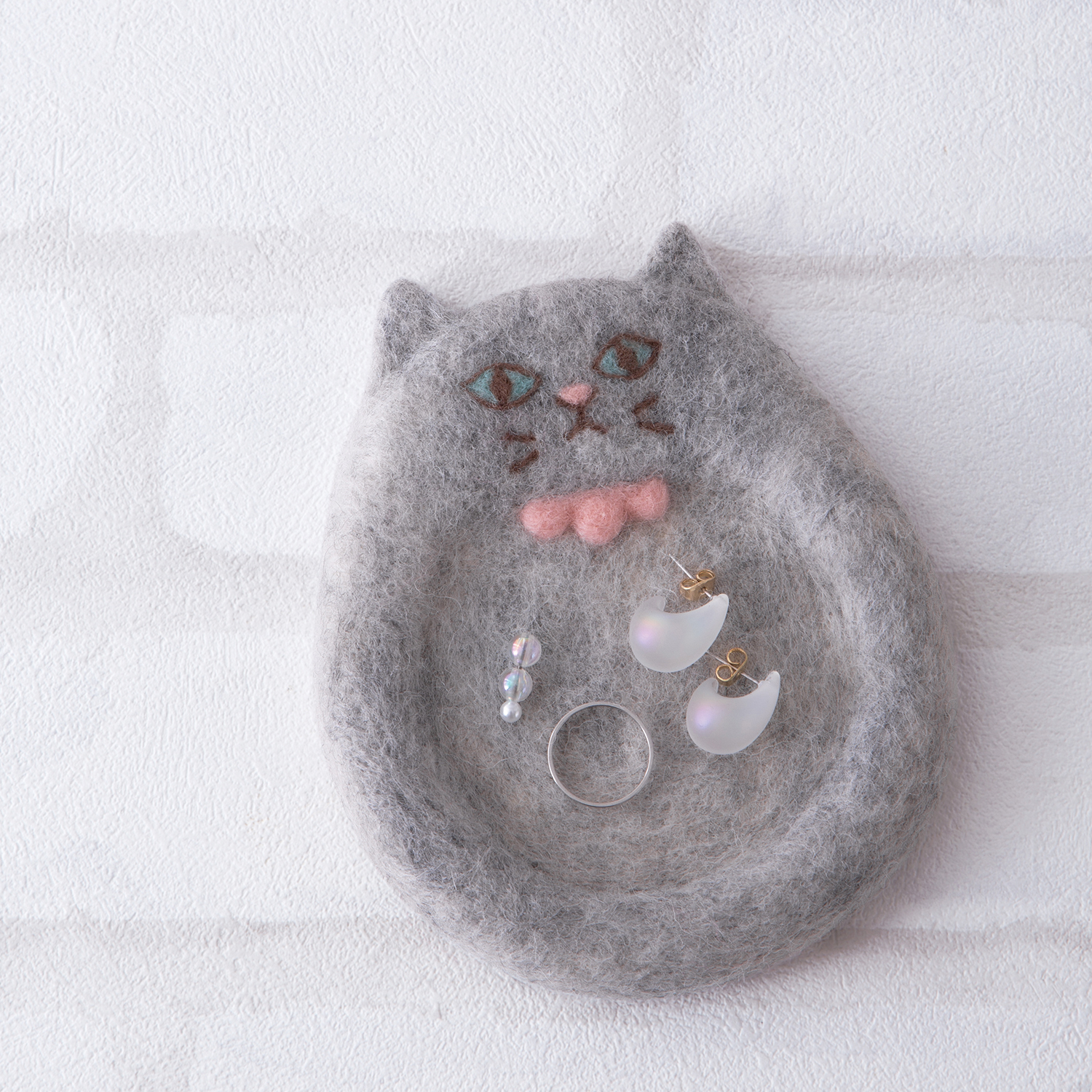 【お取り寄せ・返品不可】H441-653 おすましねこのアクセサリートレー 羊毛フェルトキット (個)