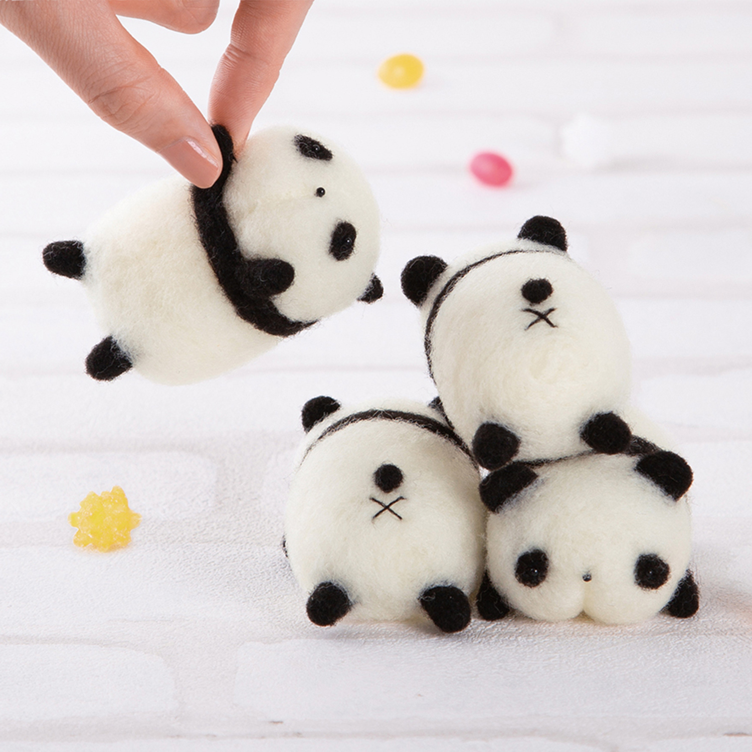 【年内終了】【お取り寄せ・返品不可】H441-554 おしりフェイスマスコット パンダ 羊毛フェルトキット (個)