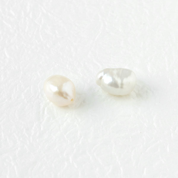 KE-TAN1 Freshwater Pearl  Baroque Small", approx.W7 x H10mm 4pcs/pack",  White  (pack)