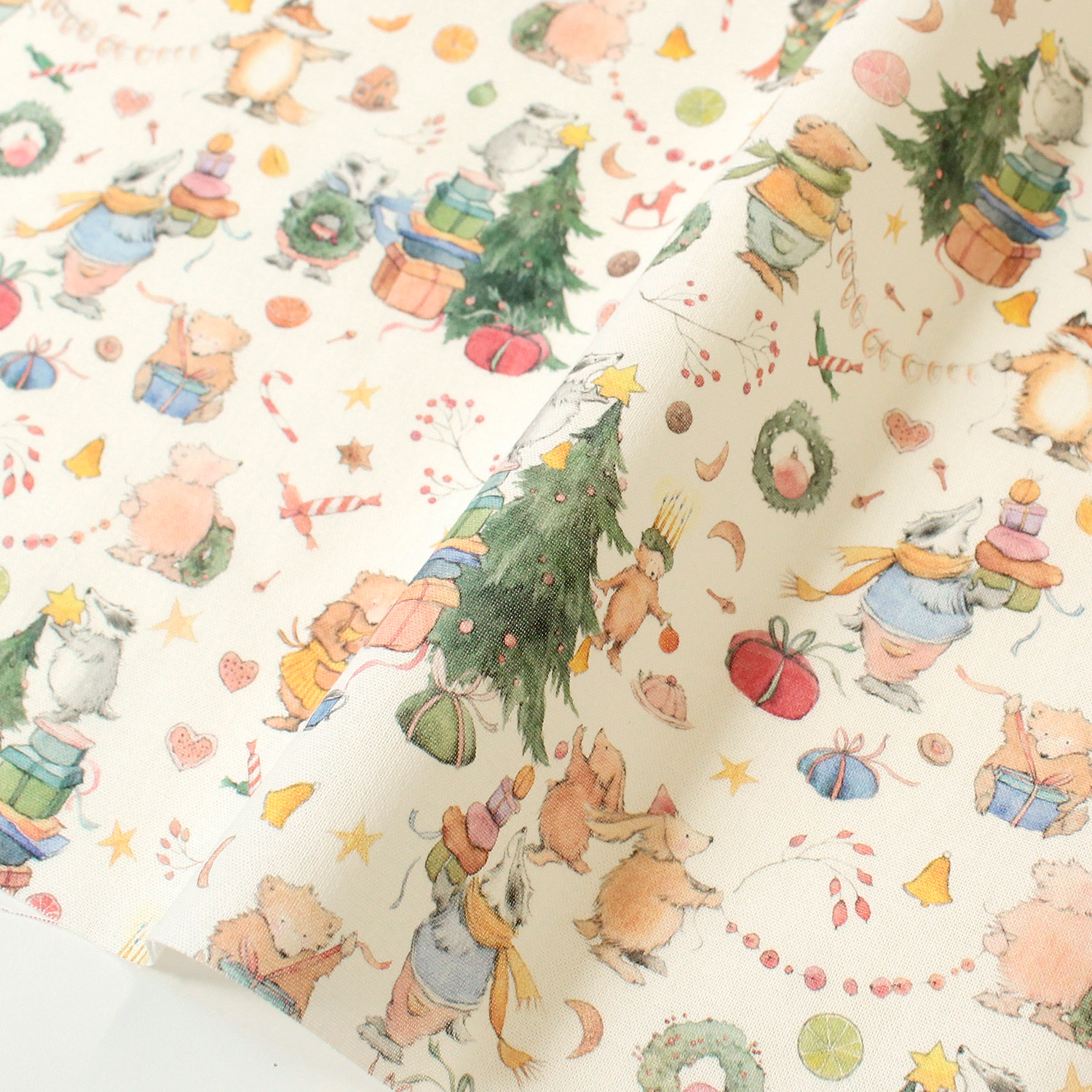 ■ACU3523-890R Christmas Tree and Animals Ivory Acufactum Printed Fabric Approx. 150cm Width, Approx. 10m (Roll)