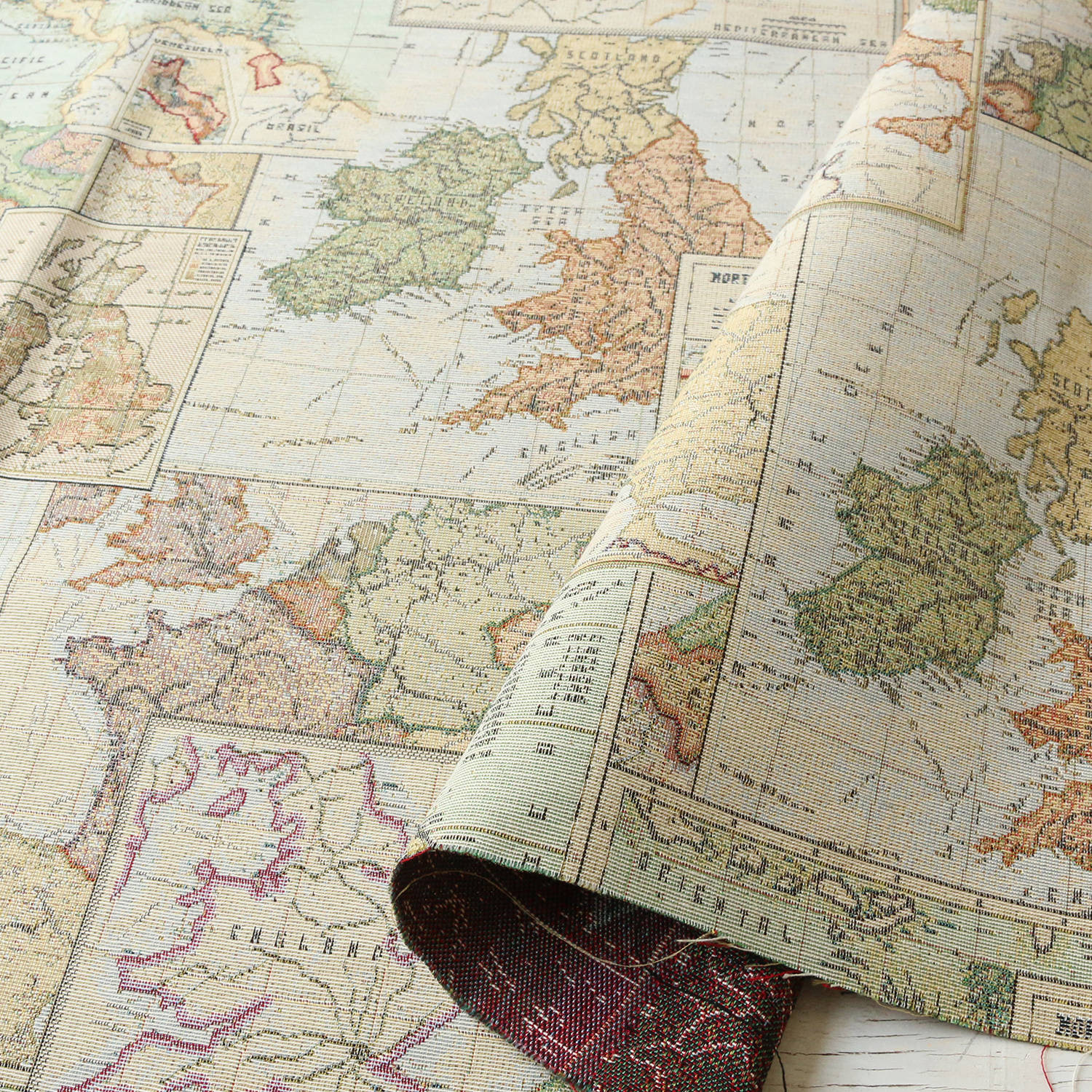 15 655 オランダ輸入 ゴブラン生地 ワールドマップ世界地図 B B Fabrics 幅約140cm M単位 M 手芸材料の卸売りサイトchuko Online