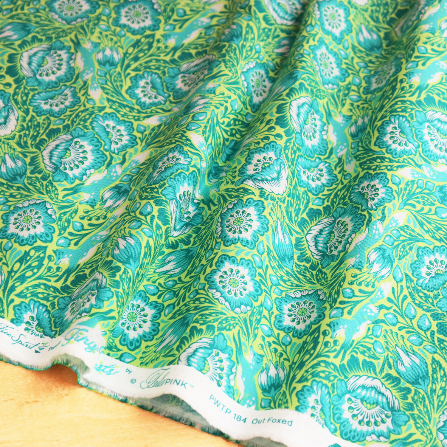 FSP-241　グリーン系ボタニカル花　FreeSpirit Fabrics フリースピリット TULA PINK -チュラ・ピンク- USAプリント 巾約110cm 1m単位 (m)