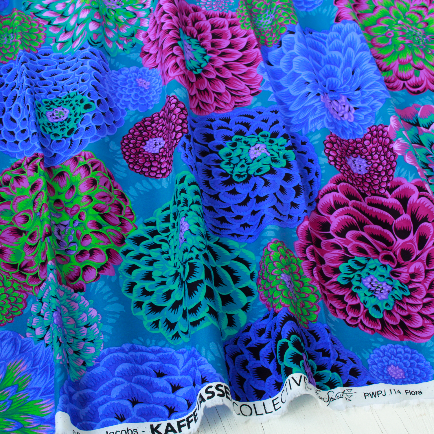 Kaffe Fassett -ケイフ・ファセット-「手芸材料の卸売りサイトChuko プレゼントを選ぼう! ケイフファセット⭐️柄いろいろセット 生地/糸