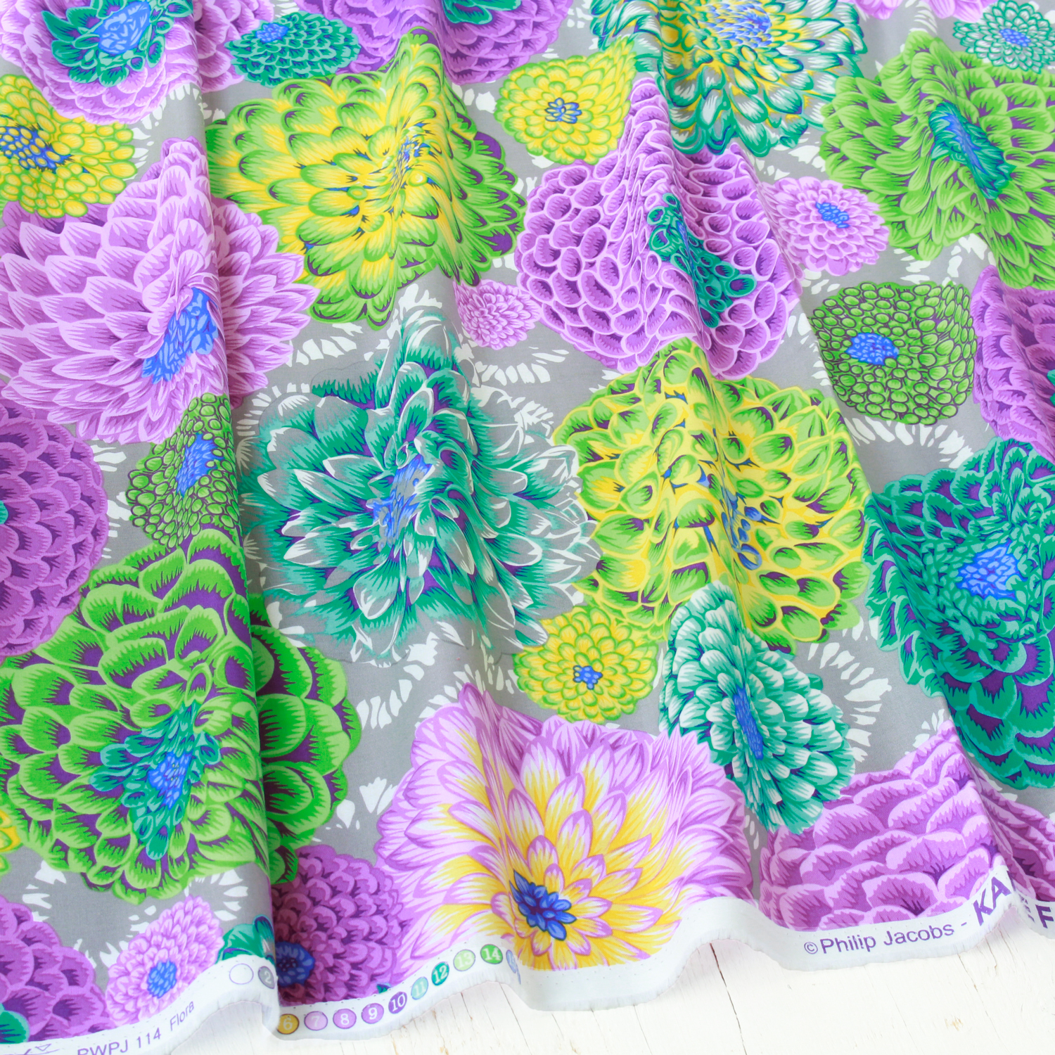 Kaffe Fassett -ケイフ・ファセット-「手芸材料の卸売りサイトChuko プレゼントを選ぼう! ケイフファセット⭐️柄いろいろセット 生地/糸