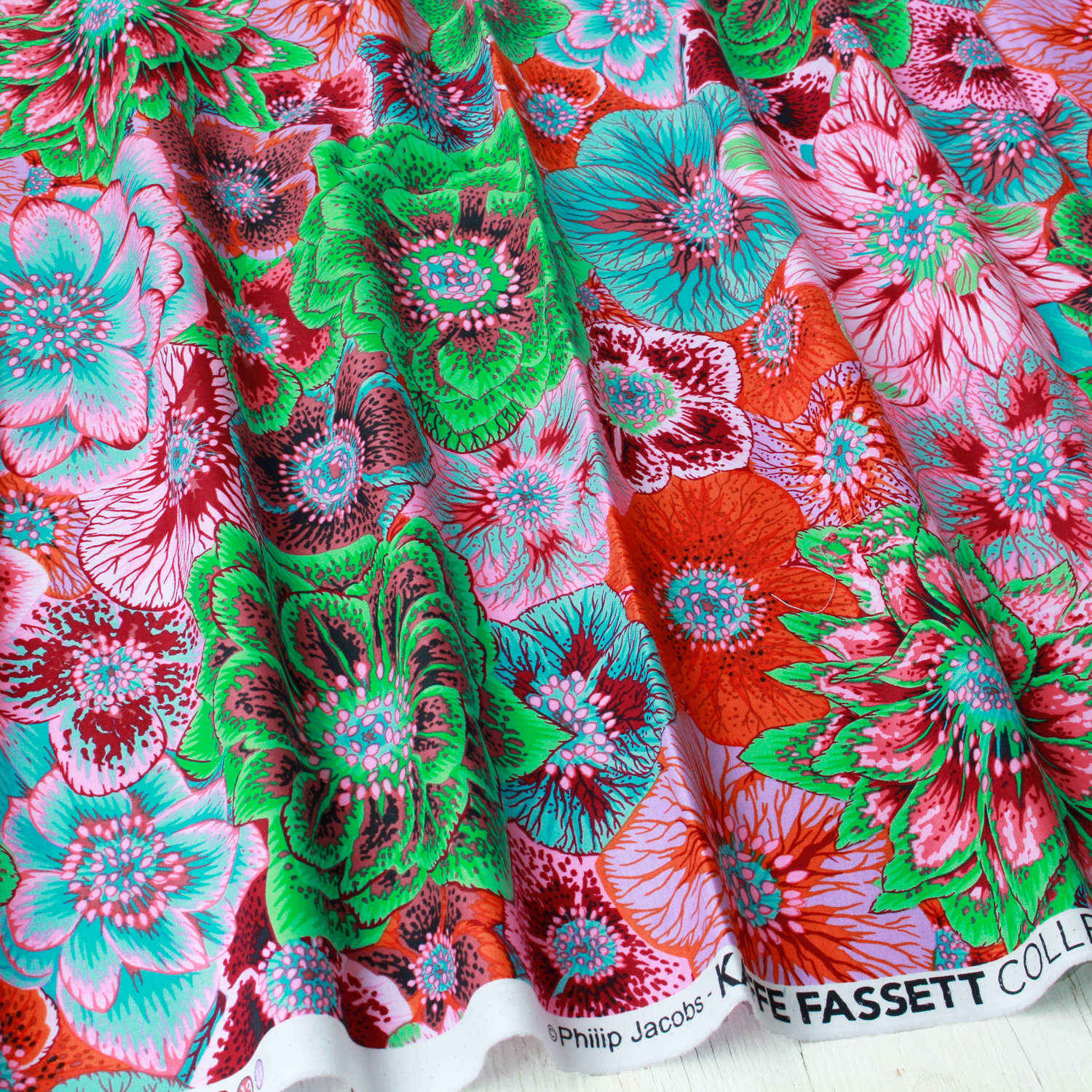 Kaffe Fassett -ケイフ・ファセット-「手芸材料の卸売りサイトChuko プレゼントを選ぼう! ケイフファセット⭐️柄いろいろセット 生地/糸