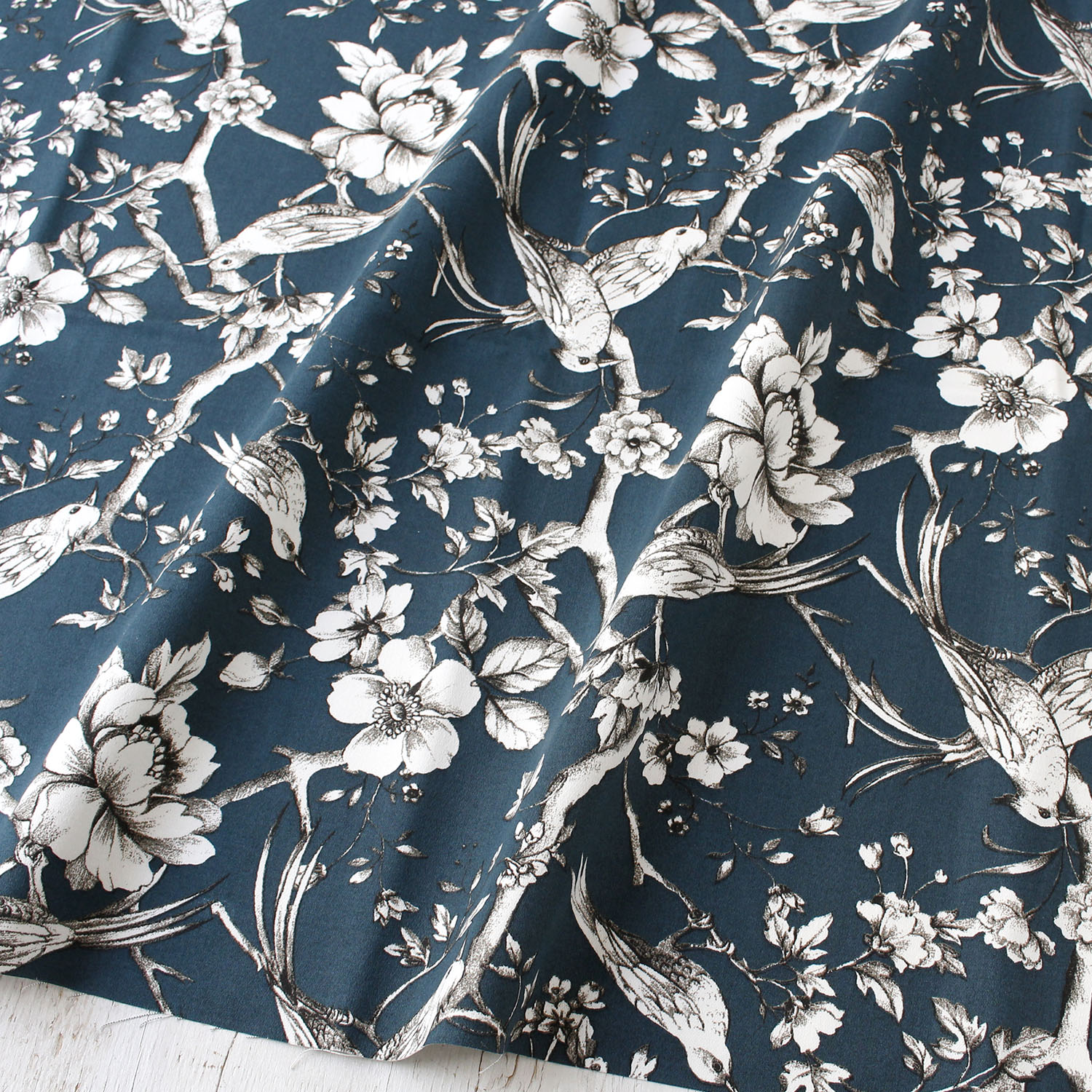 SCA856001-50CM STOF Toile de Jouy Ox Birds and Plants"", Navy"", Width 140cm 50cm/unit (sheet)