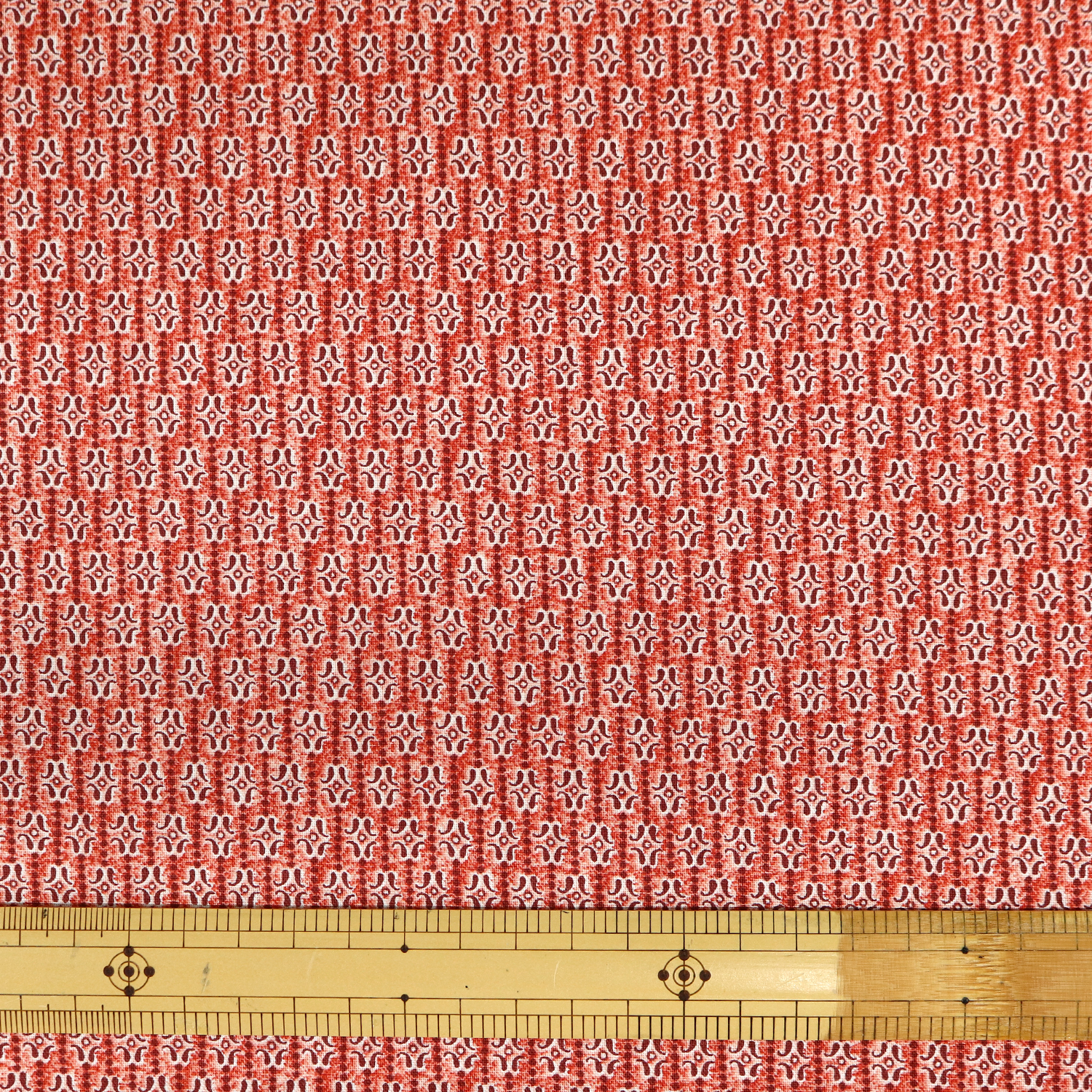 【WEB限定・輸入原反特価】■IBK-USA480-I 幾何学模様 レッド USAプリント生地 原反 (巻)