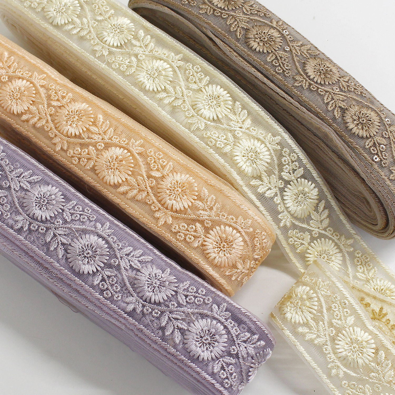 【1227新柄】KF-R71191-10Y インド刺繍リボン 巾約4.5cm×原反約9m (巻)